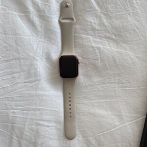 Apple Watch 40mm Series 4 w/ Extra Bands